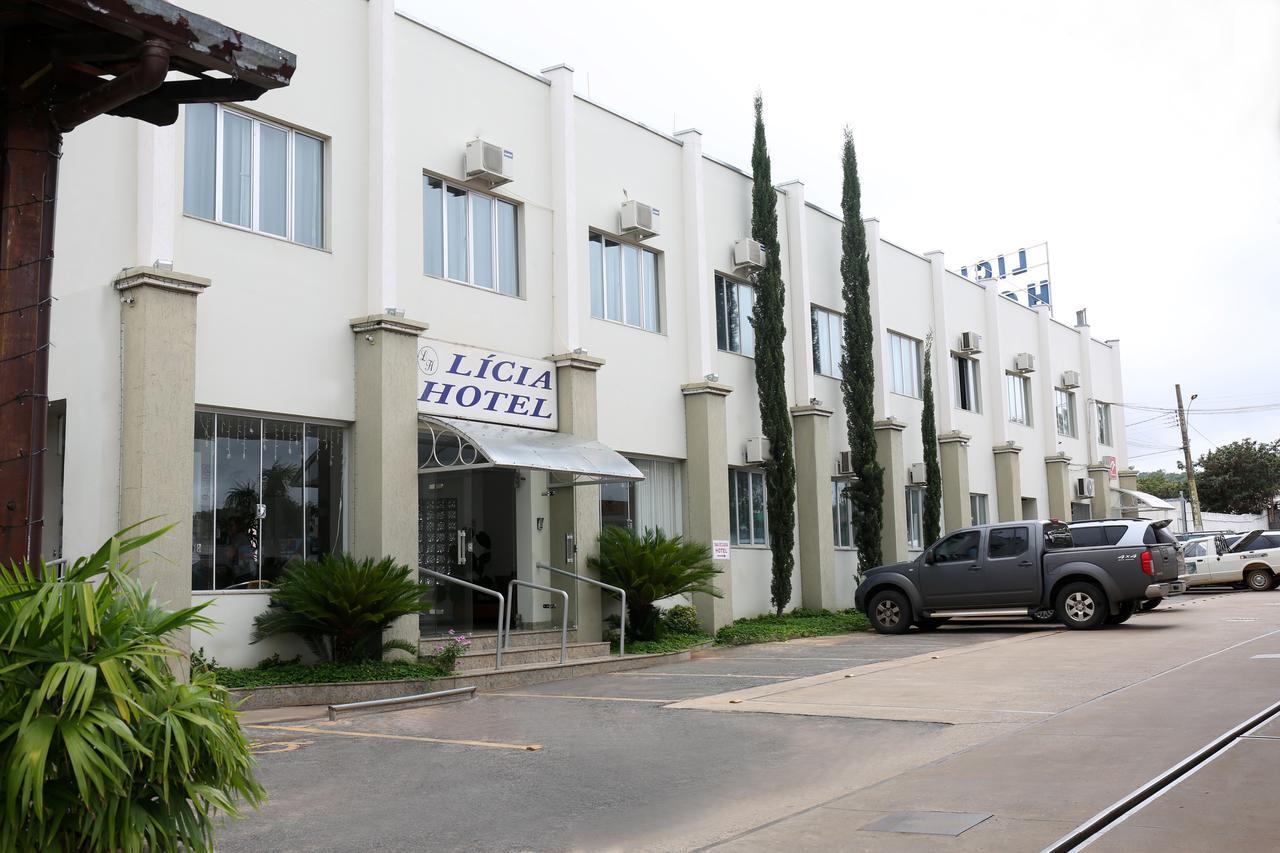 Licia Hotel Joao Pinheiro ภายนอก รูปภาพ