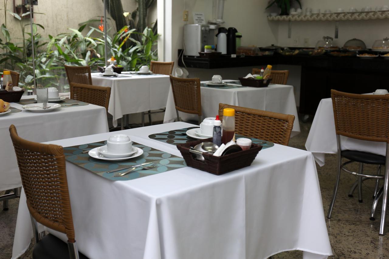 Licia Hotel Joao Pinheiro ภายนอก รูปภาพ