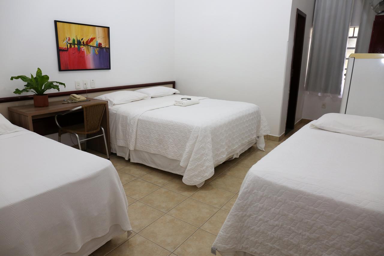 Licia Hotel Joao Pinheiro ภายนอก รูปภาพ